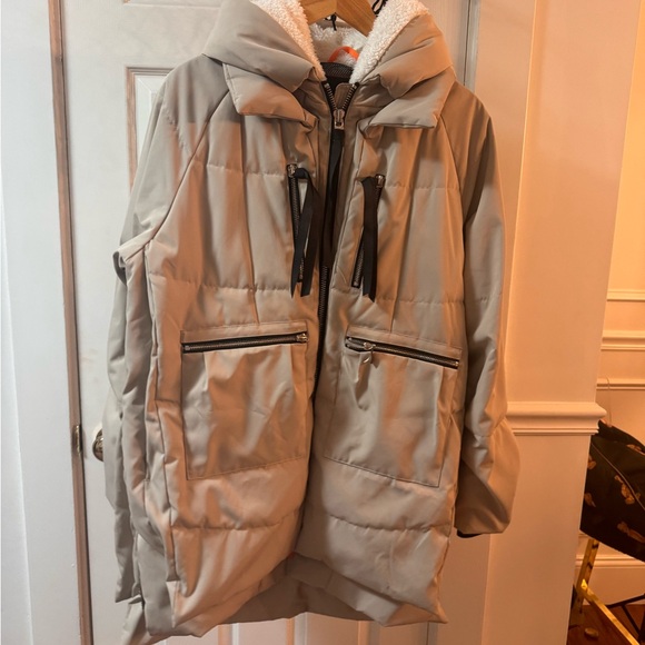 Viral Amazon jacket size large - Picture 6 of 9